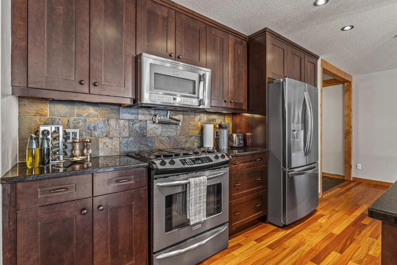 3 Bedroom Condo By Canadian Rockies Vacation Rentals Canmore Exterior photo